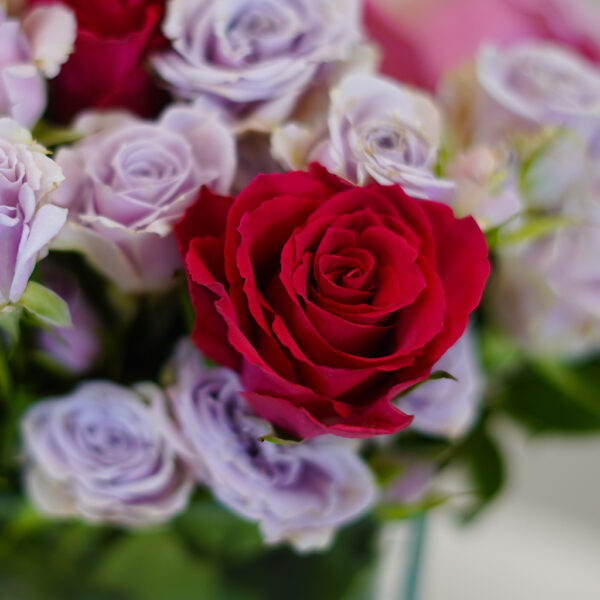 Twilight Kiss Vase - Image 4